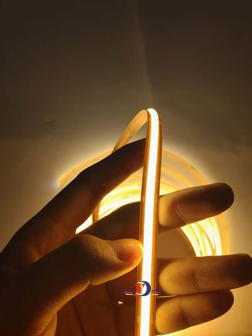 Free Cut COB 528 LEDs per metre 8 mm strip